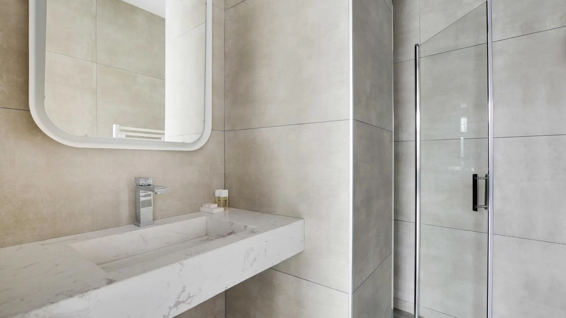 Superb Apartment With Hammam -4Br-12P- Bastille Parigi 0*,  Francia